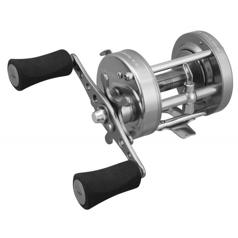 02_carrete_lews_reel_laser_xl_round_casting_right.jpg