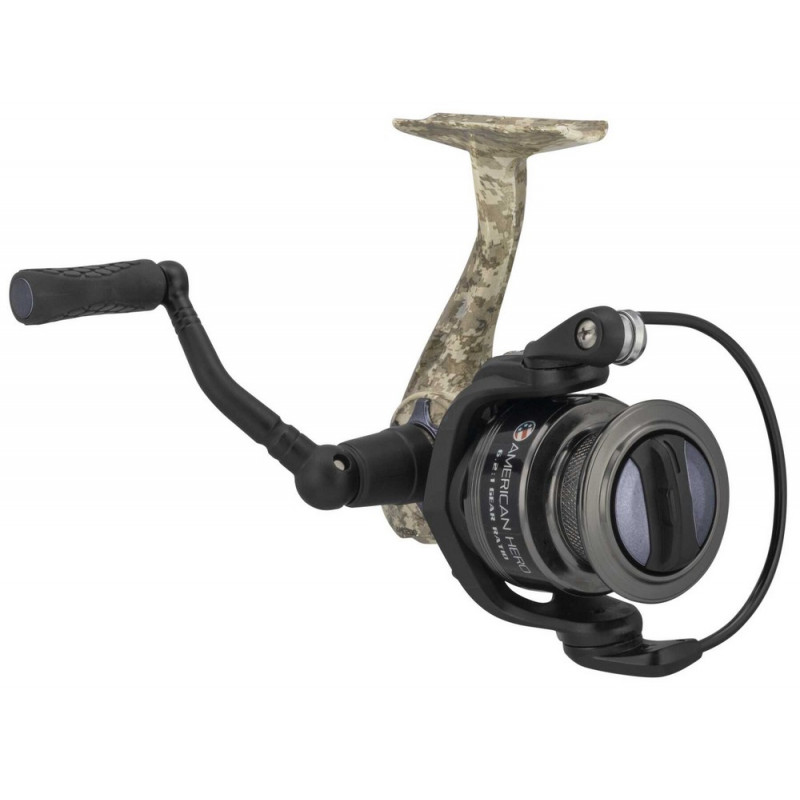 02_carrete_lews_reel-american_hero_camo_spinning.jpg
