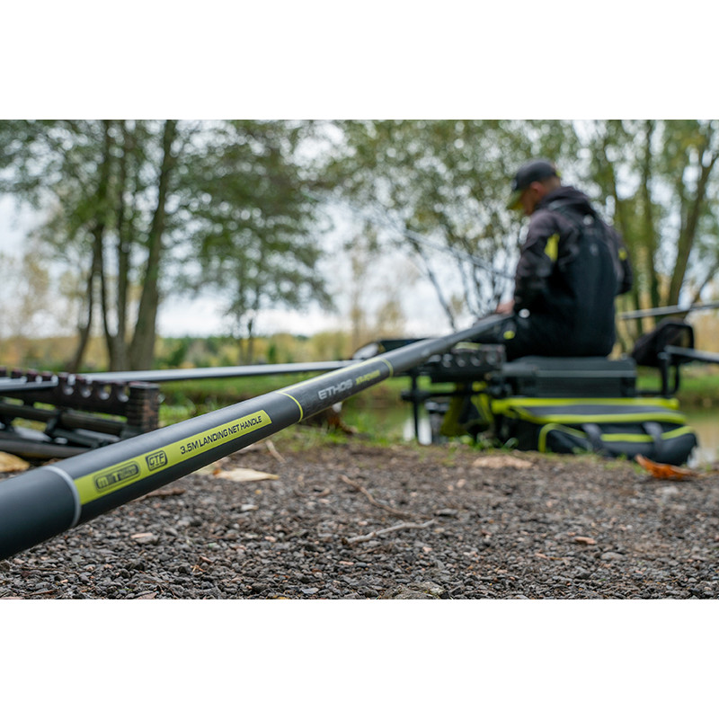 13_mango_sacadera_matrix_ethos_xr_power_3_5m_landing_net_handle.jpg